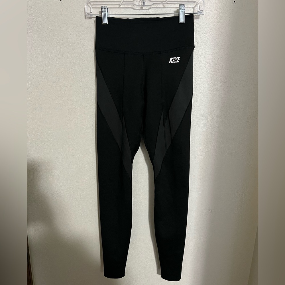 NIKE Classic Therma-Fit Full Length Athletic Leggings Black White Women's Sz XS